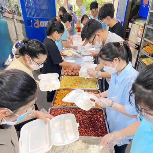 Tạo nên nhiều bữa ăn 0 đồng tại bệnh viện huyết học Hà Nội.